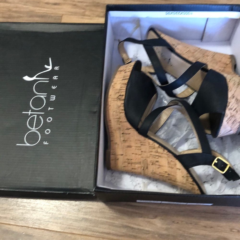 High black cork wedge